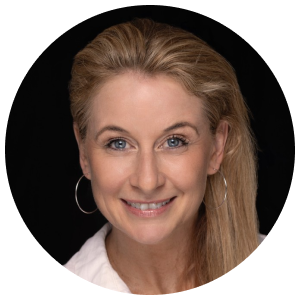 Portrait of Amanda, customer testimonial about cruise ship entertainment jobs.